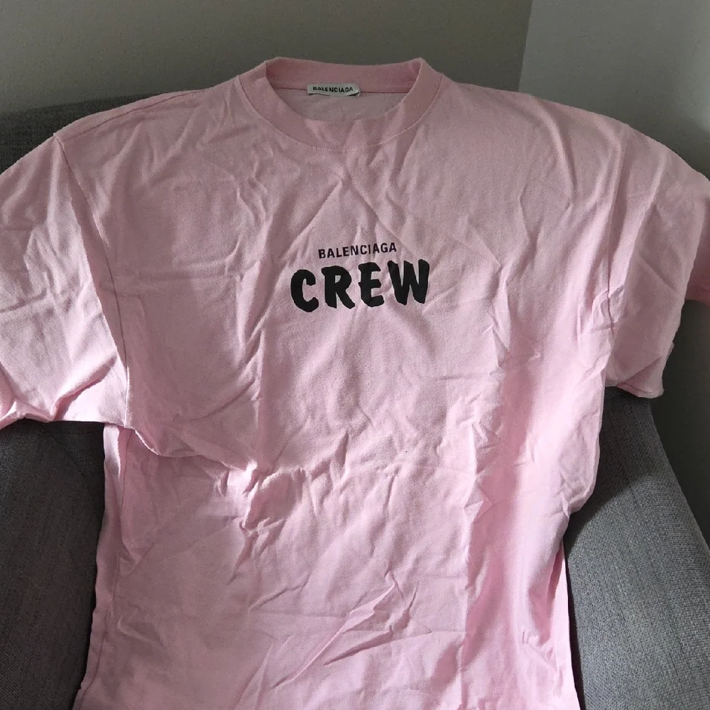Balenciaga Pink Crew T-Shirt - Picture 2 of 3